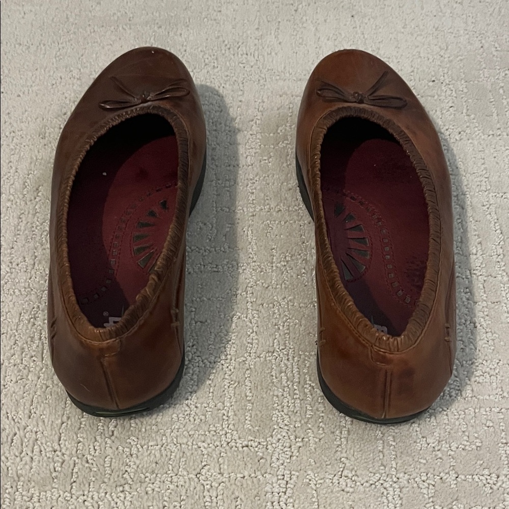 Earth Women's brown leather Ballet Flats with Bow women’s size 9B - Picture 3 of 4